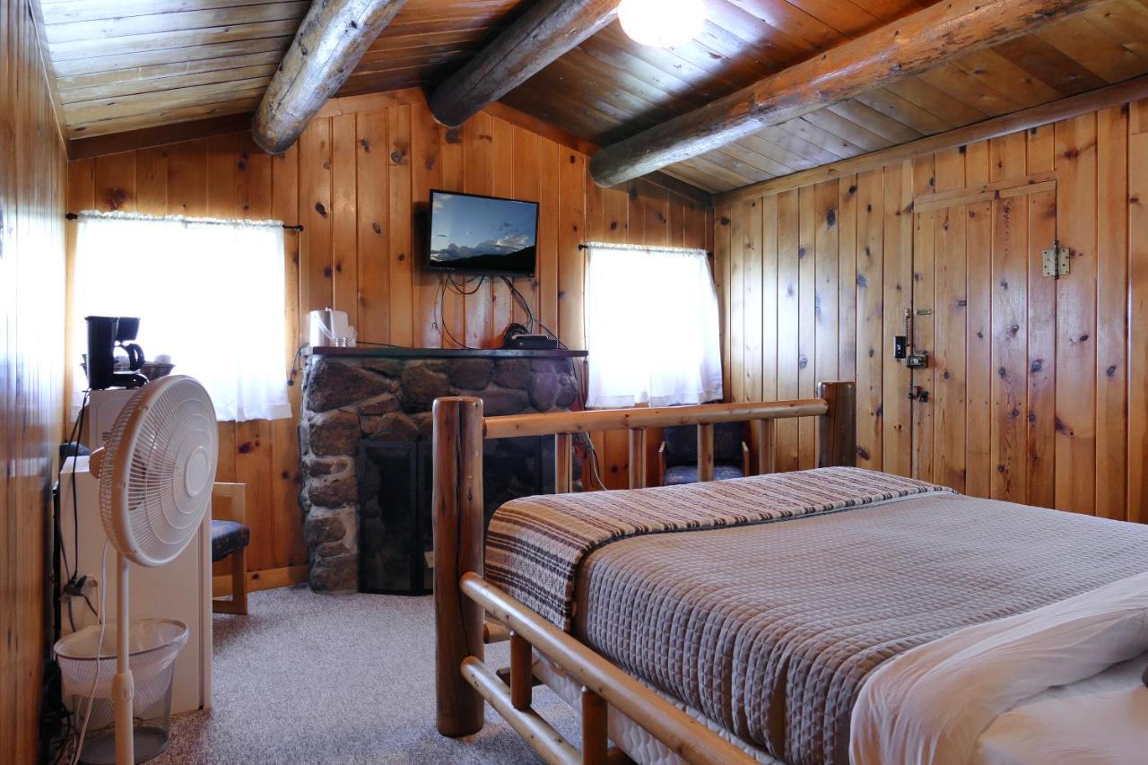 Trail Shop Inn Wapiti Esterno foto